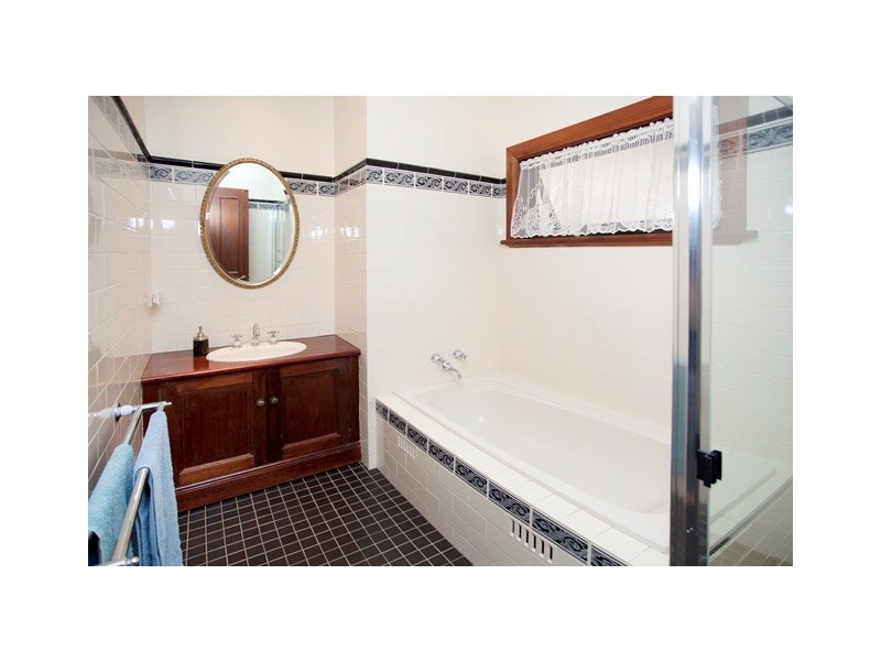 12 Griffiths Avenue, Medowie NSW 2318