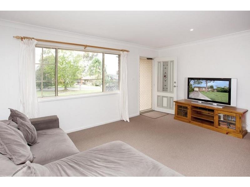 11 Sequoia Street, Medowie NSW 2318