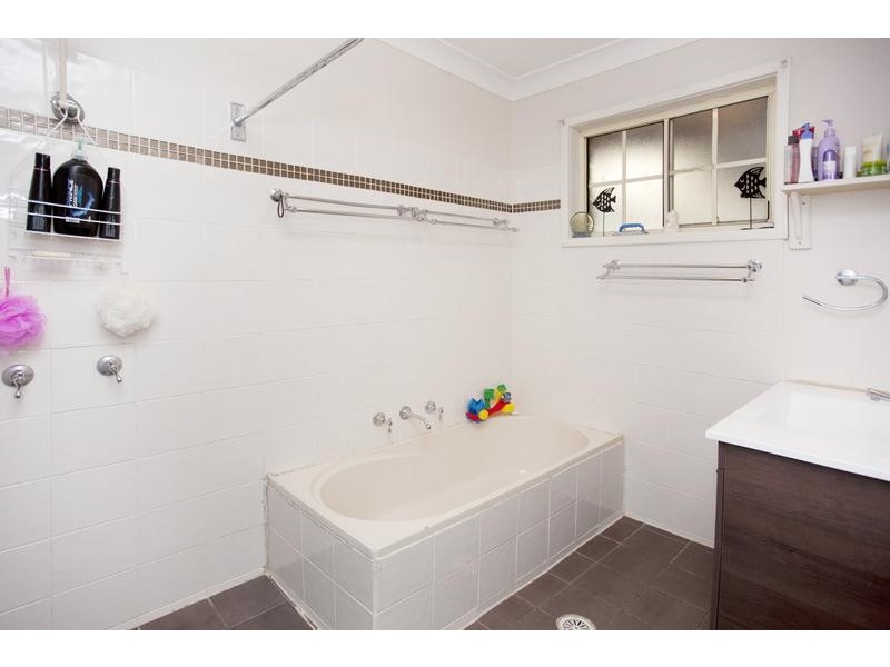 11 Sequoia Street, Medowie NSW 2318