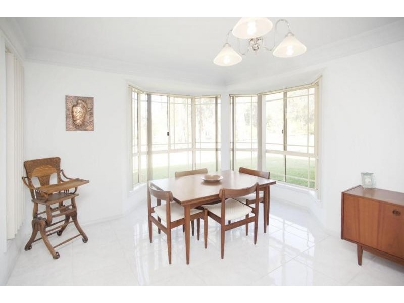 16 Federation Drive, Medowie NSW 2318