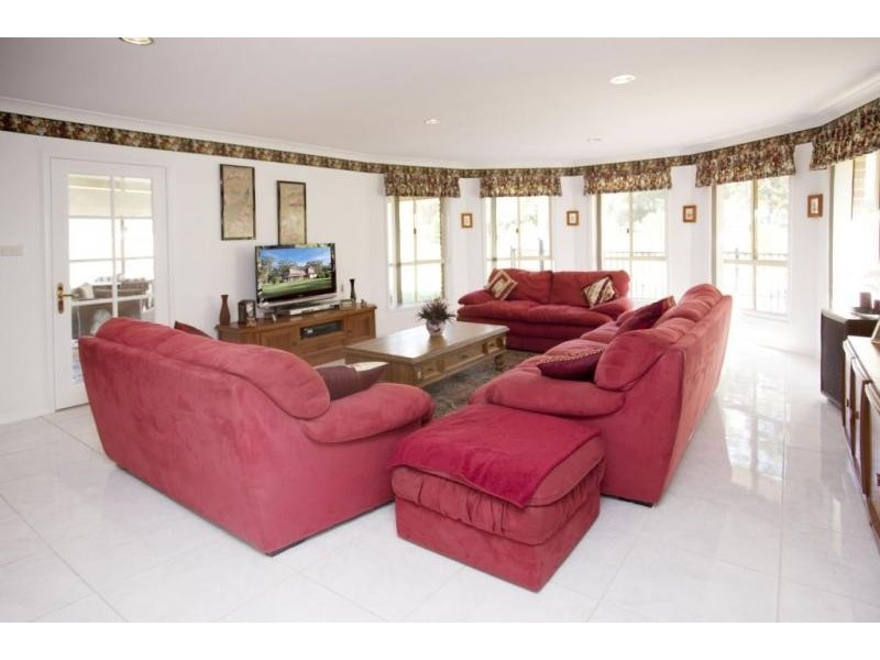 16 Federation Drive, Medowie NSW 2318