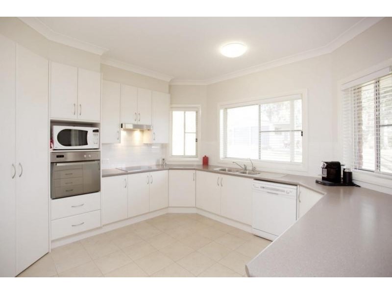 64 Federation Drive, Medowie NSW 2318