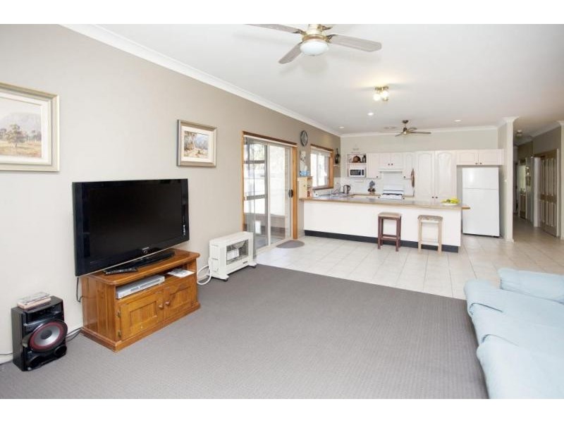 10 Waropara Road, Medowie NSW 2318