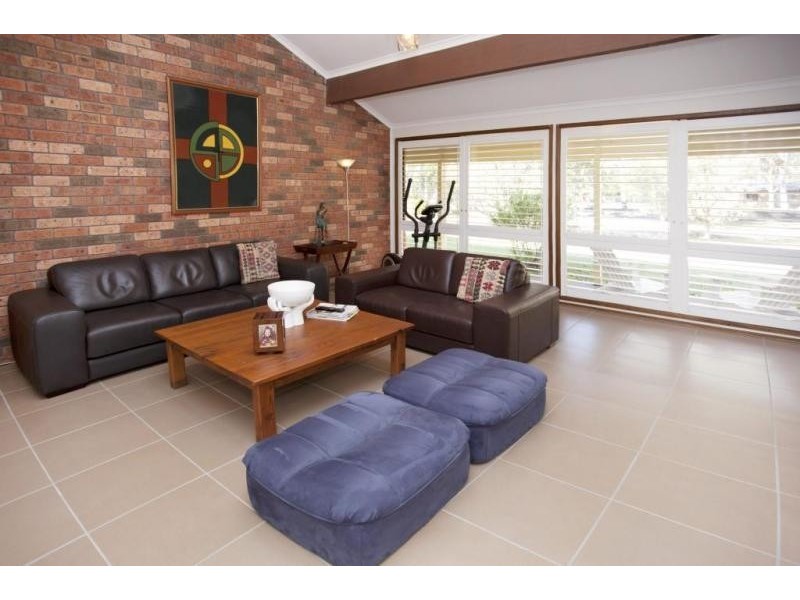 8 Griffiths Avenue, Medowie NSW 2318