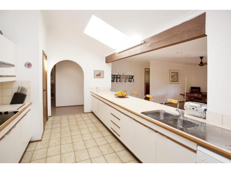 8 Griffiths Avenue, Medowie NSW 2318