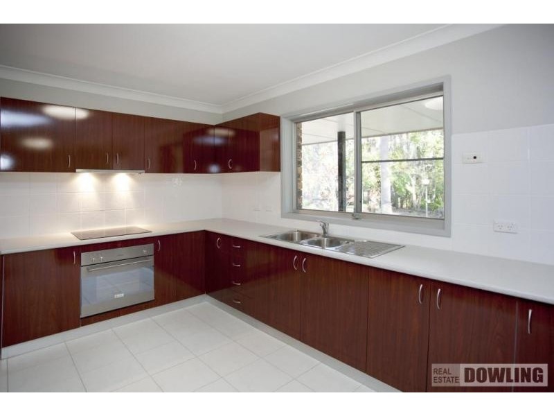 16 Windeyer Close, Medowie NSW 2318