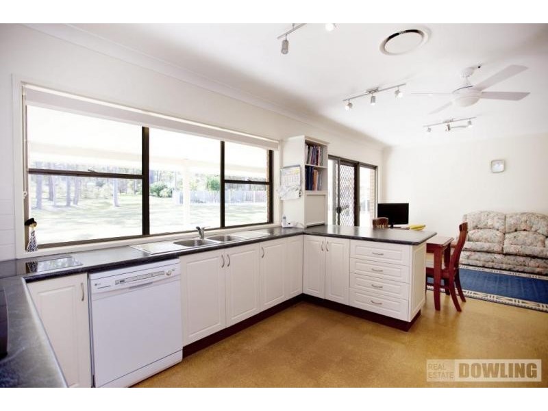 10 Lewis Drive, Medowie NSW 2318
