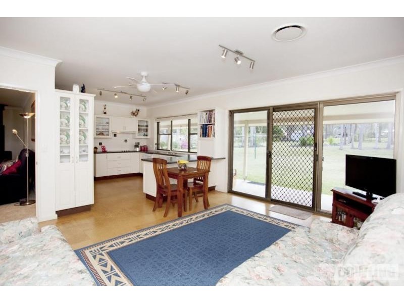 10 Lewis Drive, Medowie NSW 2318