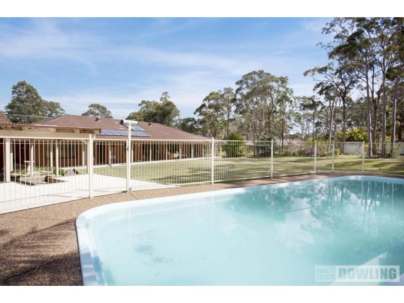 10 Lewis Drive, Medowie NSW 2318