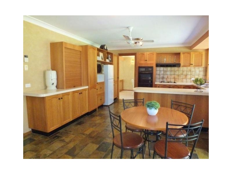 11 Griffiths Avenue, Medowie NSW 2318