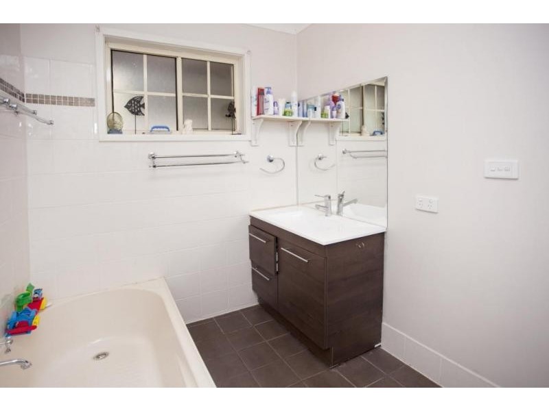 11 Sequoia Street, Medowie NSW 2318