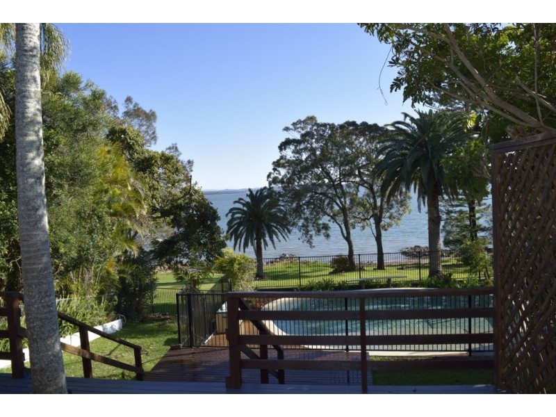 41 Caswell Crescent, Tanilba Bay NSW 2319
