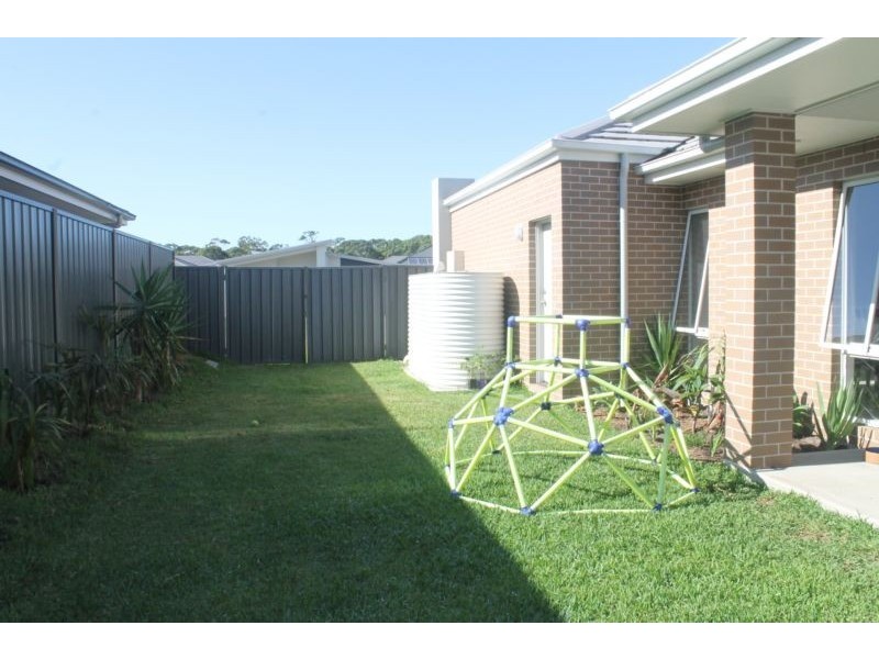 9 Sygna Street, Fern Bay NSW 2295