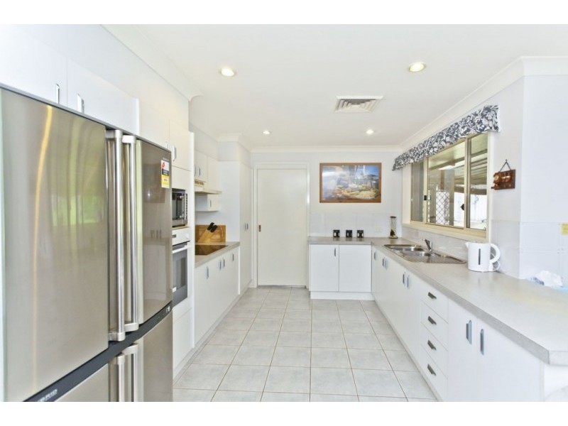 13 Overland Avenue, Medowie NSW 2318