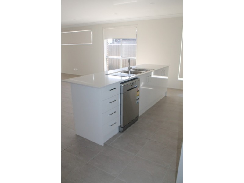 17 Groundsel Street, Fern Bay NSW 2295