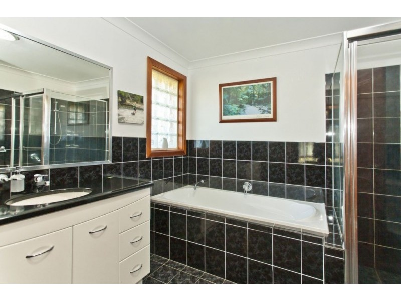 34 Sir Henry Parkes Drive, Medowie NSW 2318