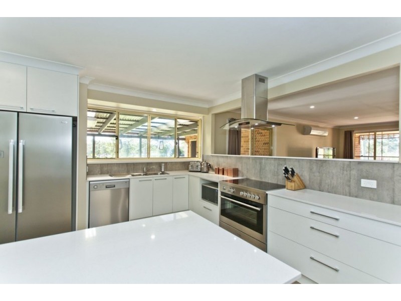 10 Sir Henry Parkes Avenue, Medowie NSW 2318