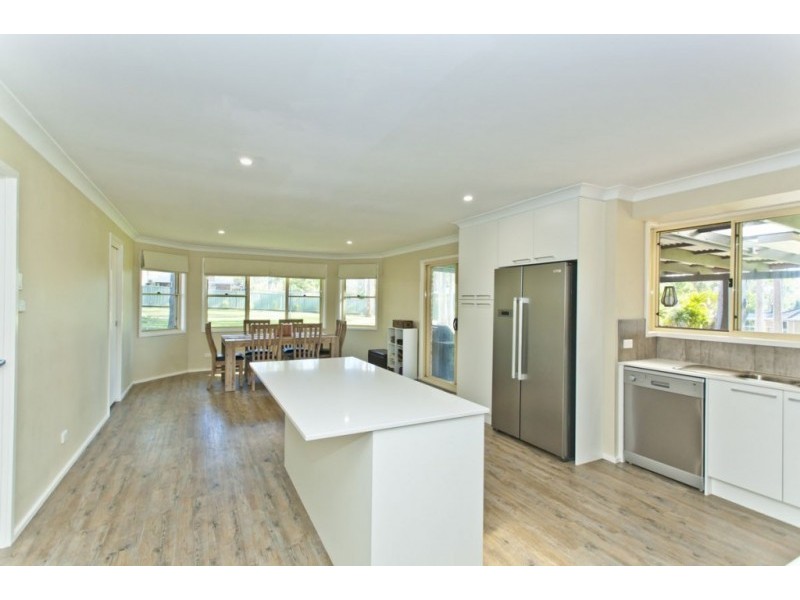 10 Sir Henry Parkes Avenue, Medowie NSW 2318