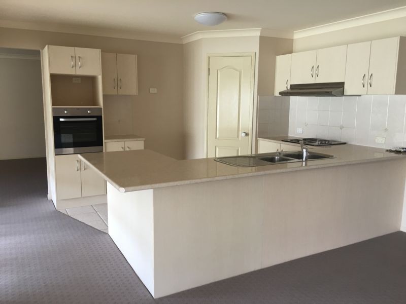 7 Sturt Close, Medowie NSW 2318