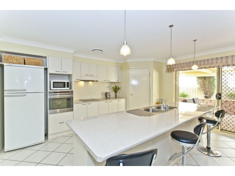 16 Dangar Circuit, Medowie NSW 2318