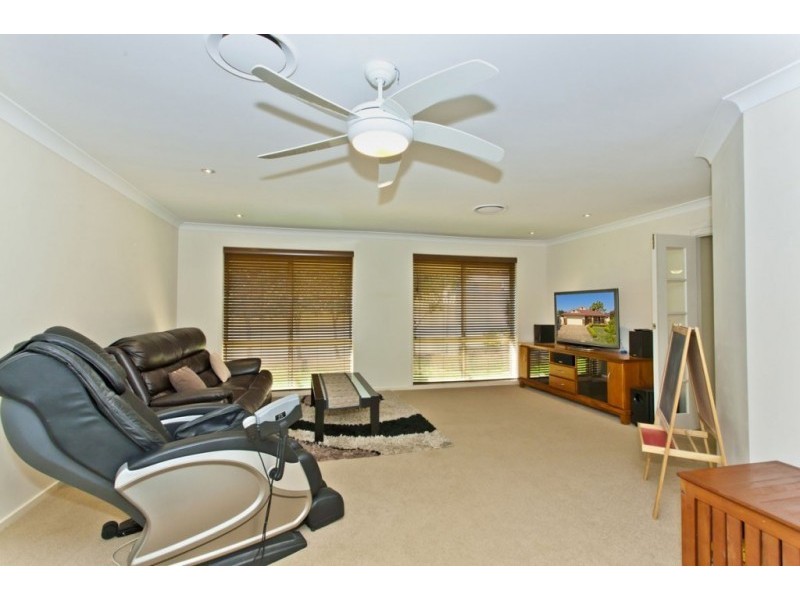 16 Dangar Circuit, Medowie NSW 2318