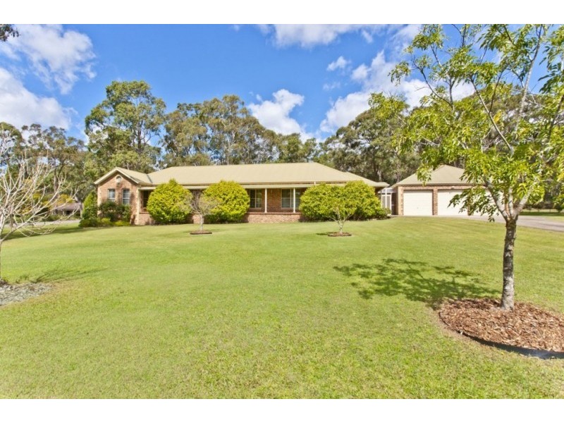 8 Federation Drive, Medowie NSW 2318