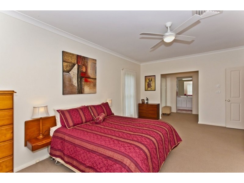 8 Federation Drive, Medowie NSW 2318