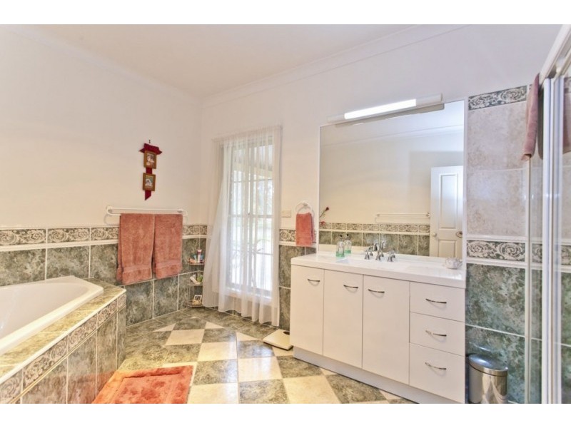 8 Federation Drive, Medowie NSW 2318