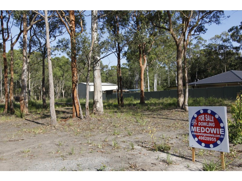 2/11 Kirrang Drive, Medowie NSW 2318