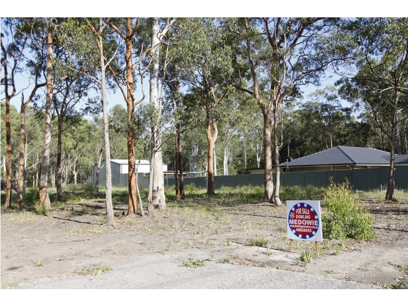 2/11 Kirrang Drive, Medowie NSW 2318