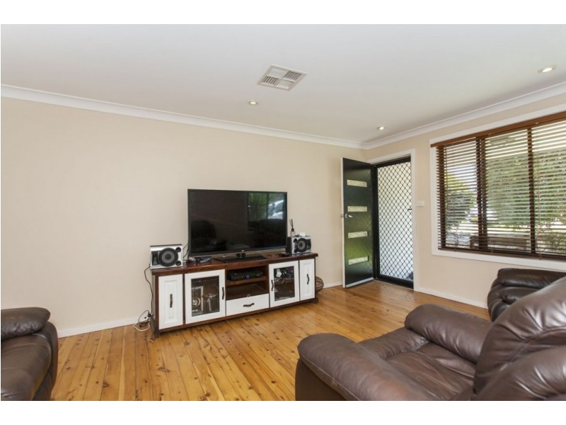 10 Tea Tree Drive, Medowie NSW 2318