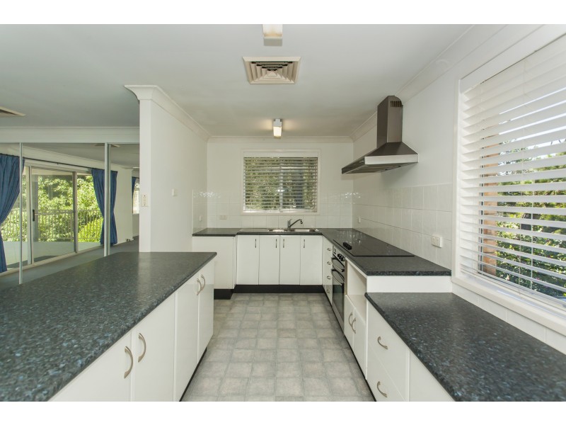 1 Oakfield Road, Salt Ash NSW 2318