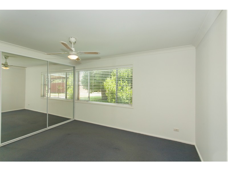 1 Oakfield Road, Salt Ash NSW 2318