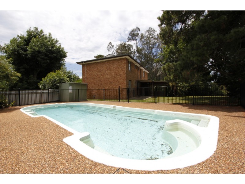 1 Oakfield Road, Salt Ash NSW 2318