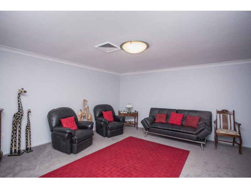 13 Overland Avenue, Medowie NSW 2318