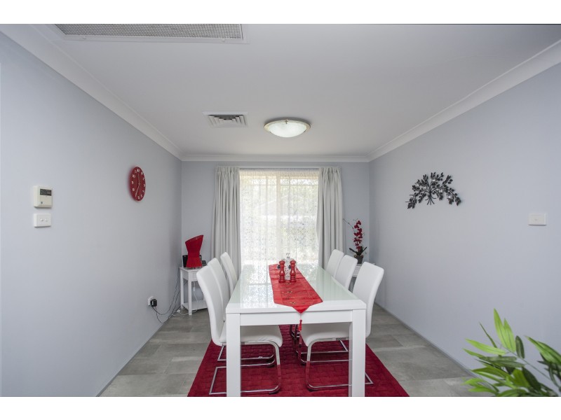 13 Overland Avenue, Medowie NSW 2318