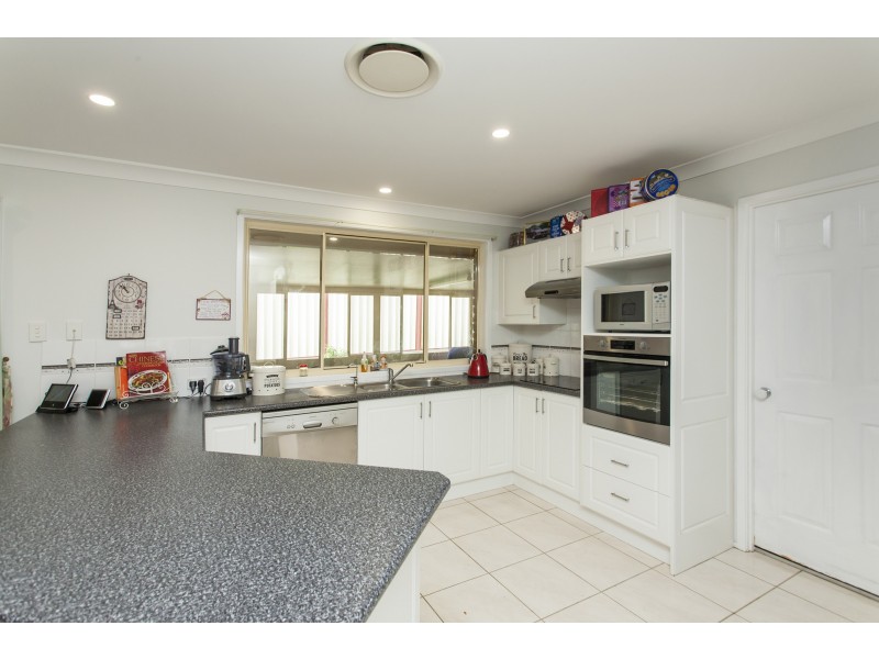 28 Sassin Crescent, Medowie NSW 2318