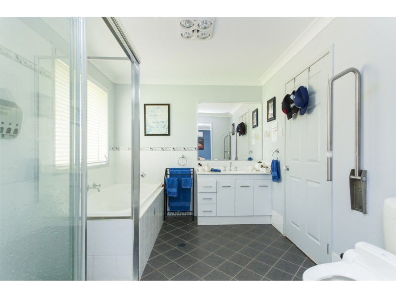 28 Sassin Crescent, Medowie NSW 2318