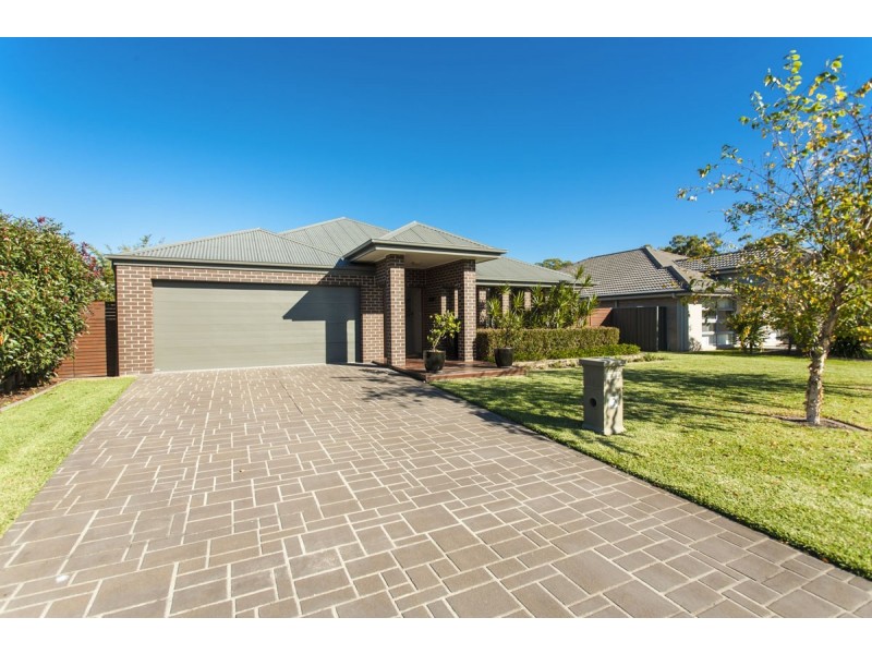 3 Tooroong Road, Fern Bay NSW 2295