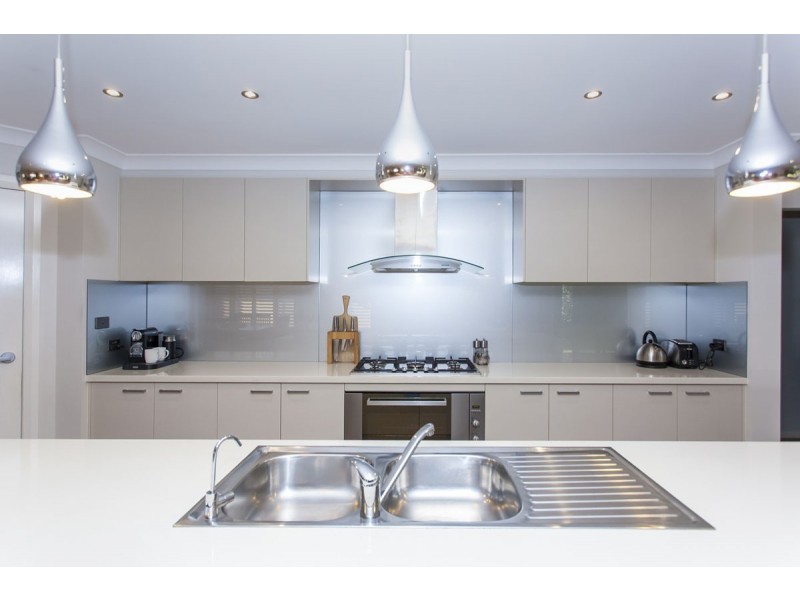 3 Tooroong Road, Fern Bay NSW 2295