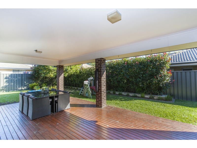 3 Tooroong Road, Fern Bay NSW 2295