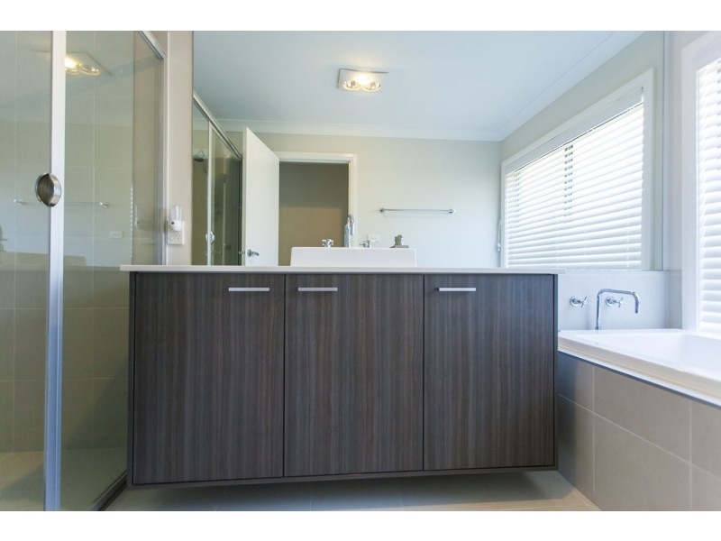 3 Tooroong Road, Fern Bay NSW 2295