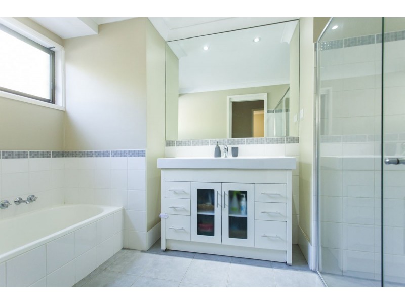 24 Wellard Close, Medowie NSW 2318
