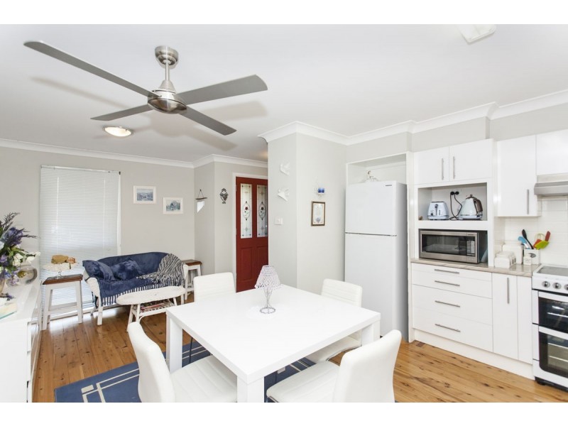 9 Elm Avenue, Medowie NSW 2318