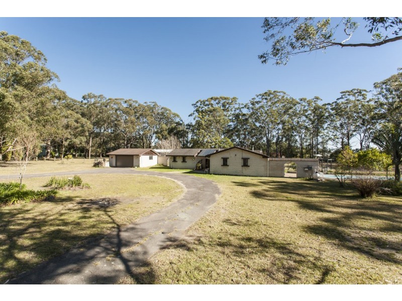 4 Robert Close, Medowie NSW 2318