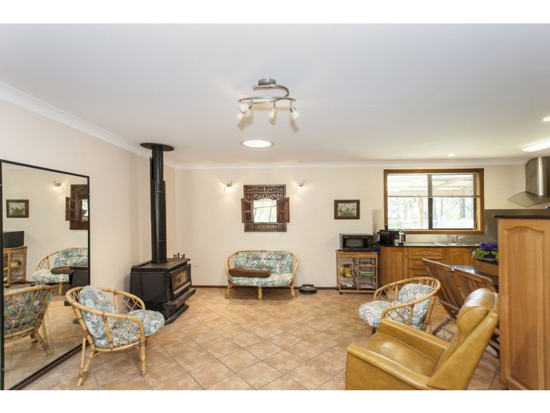 4 Robert Close, Medowie NSW 2318