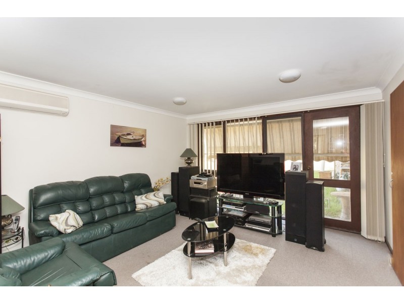 4 Robert Close, Medowie NSW 2318