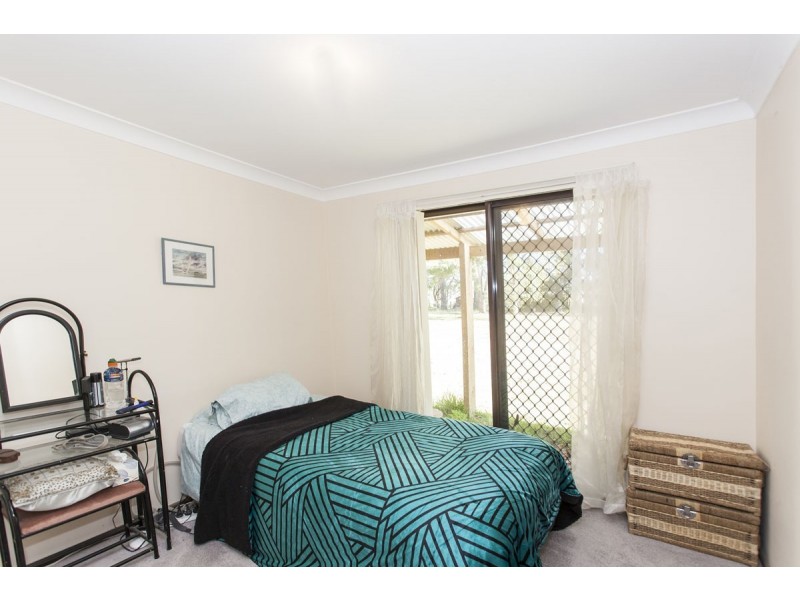 4 Robert Close, Medowie NSW 2318