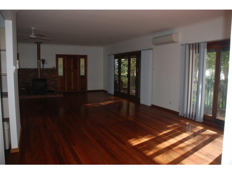 121 Waterfront Road, Swan Bay NSW 2324