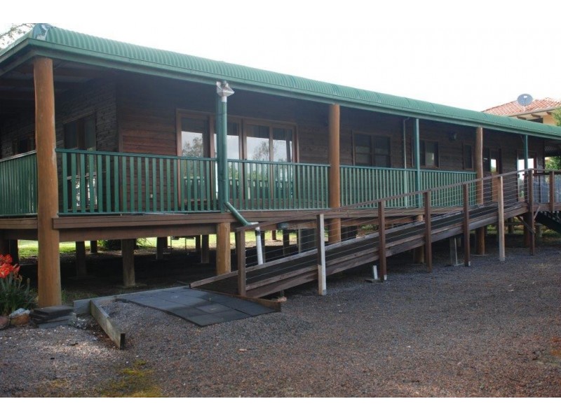 121 Waterfront Road, Swan Bay NSW 2324